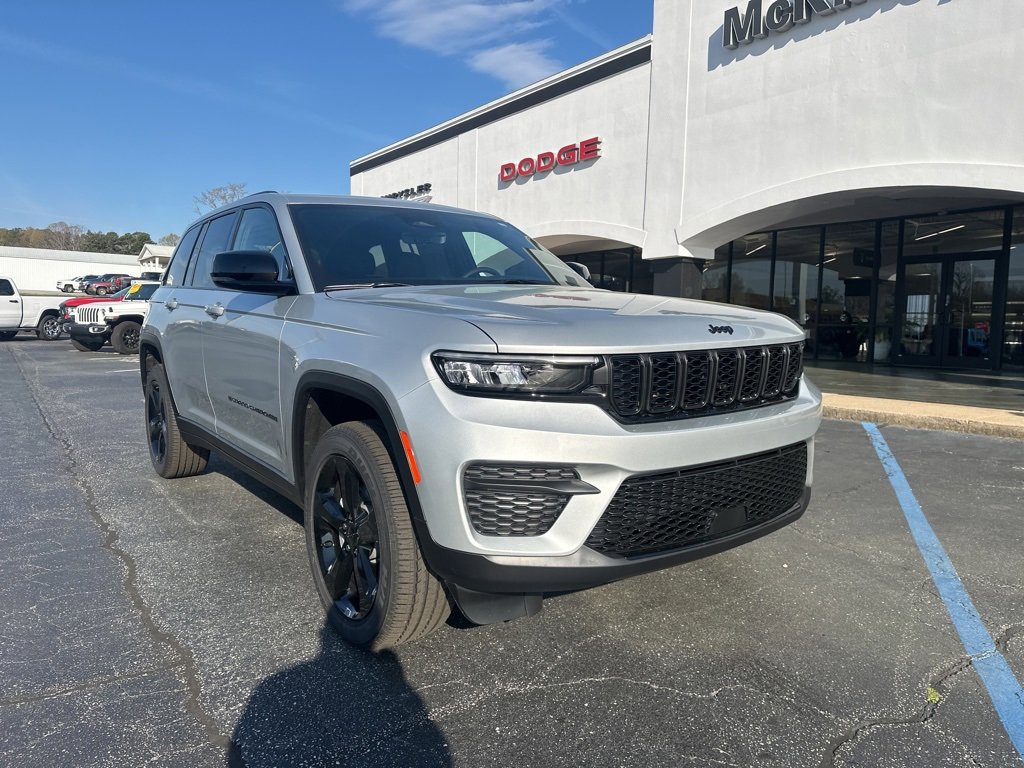 New 2025 Jeep Grand Cherokee Altitude