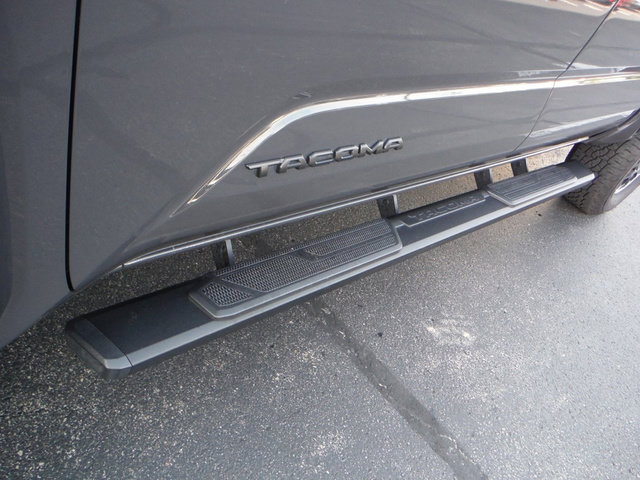 Used 2025 Toyota Tacoma TRD Off-Road AWD/4WD image 6