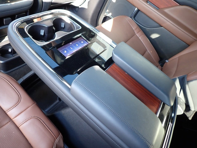 Certified 2024 Lincoln Navigator L Reserve image 18