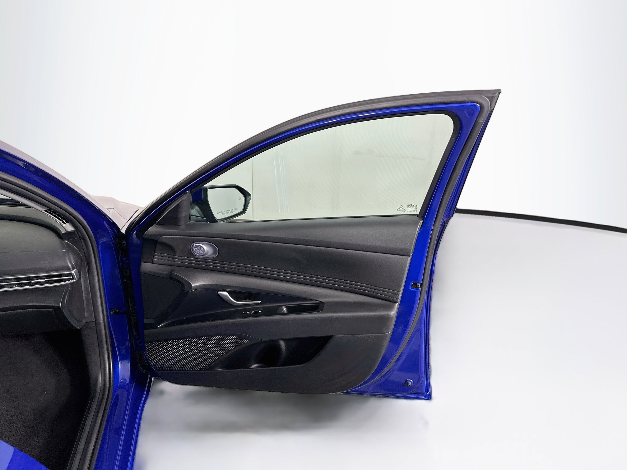 Used 2025 Hyundai Elantra SEL FWD image 34