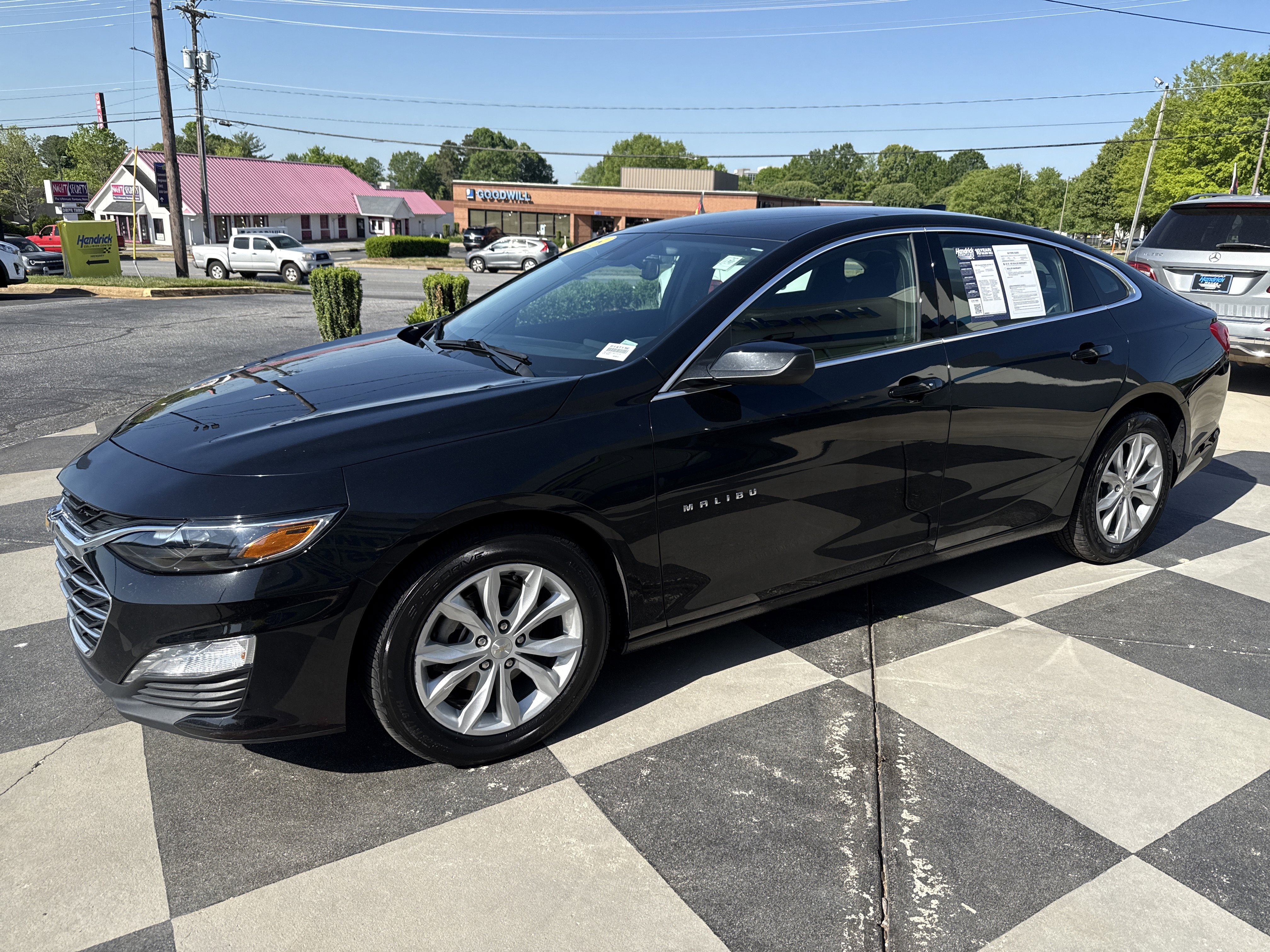 Used 2025 Chevrolet Malibu LT FWD image 5