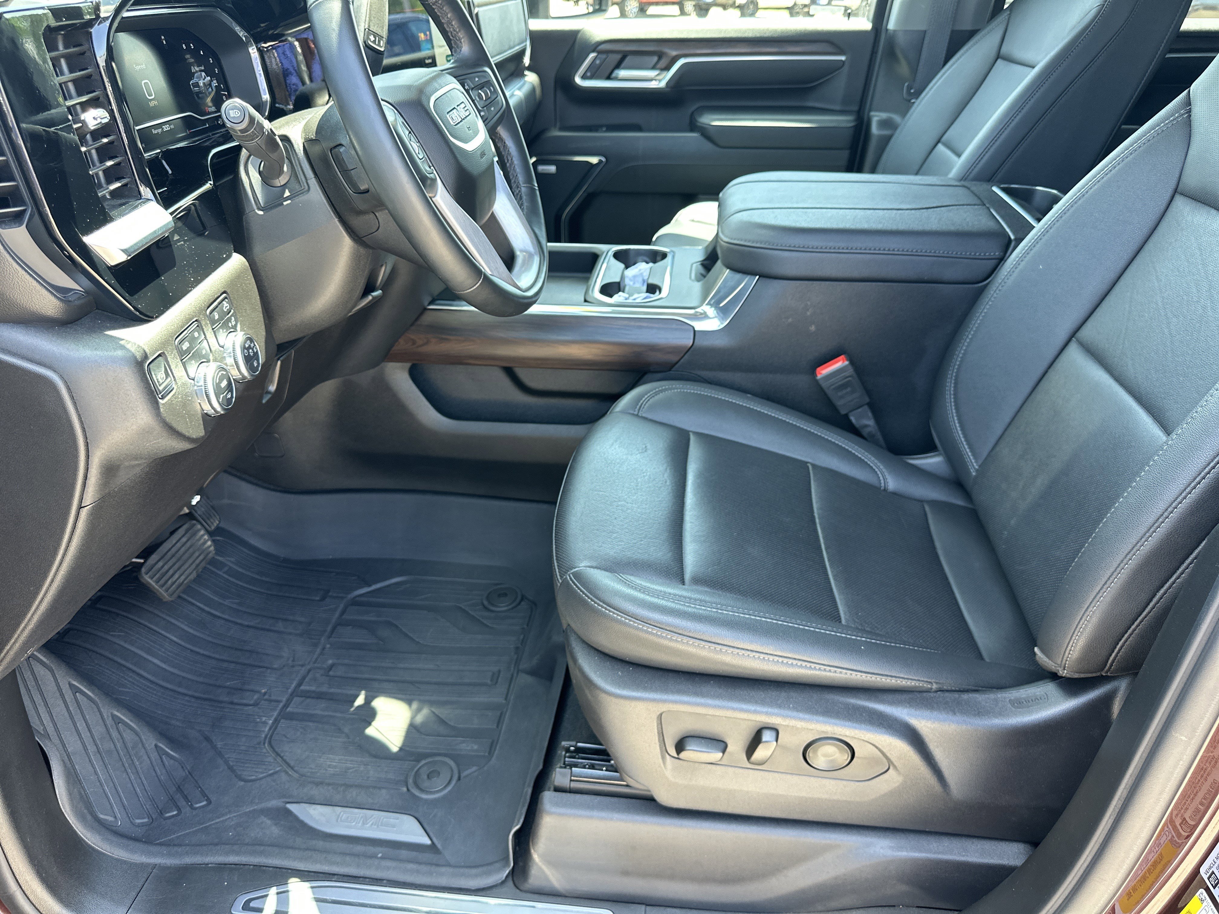 Certified 2024 GMC Sierra 2500 SLT w/ SLT Premium Package AWD/4WD image 14