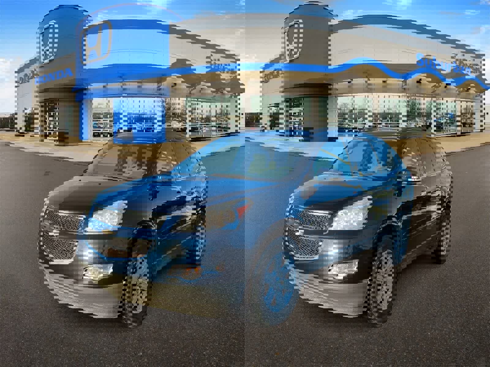 Used 2010 Chevrolet Traverse LT w/ Personal Connectivity Package image 4