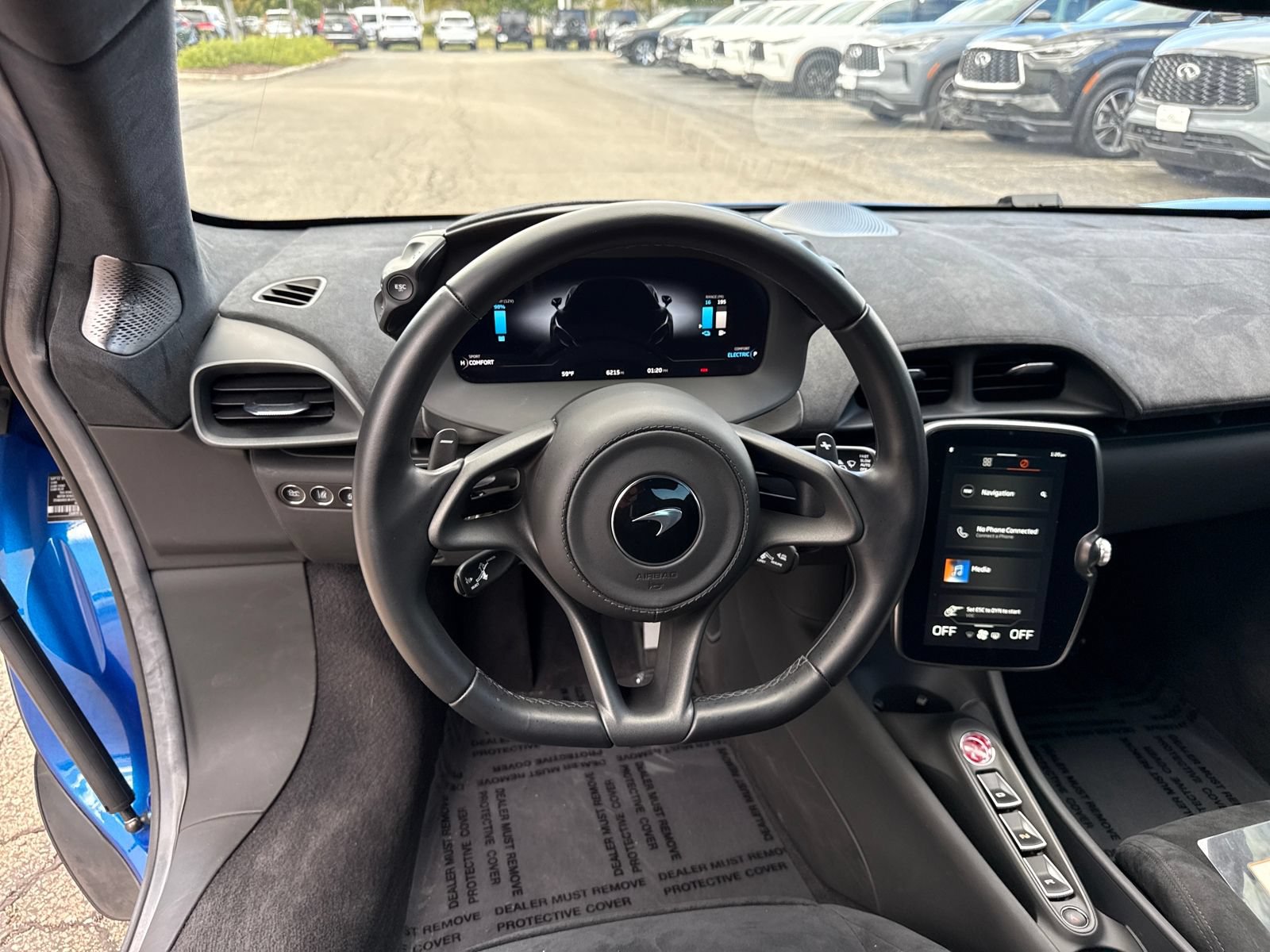 Used 2023 McLaren Artura RWD image 9