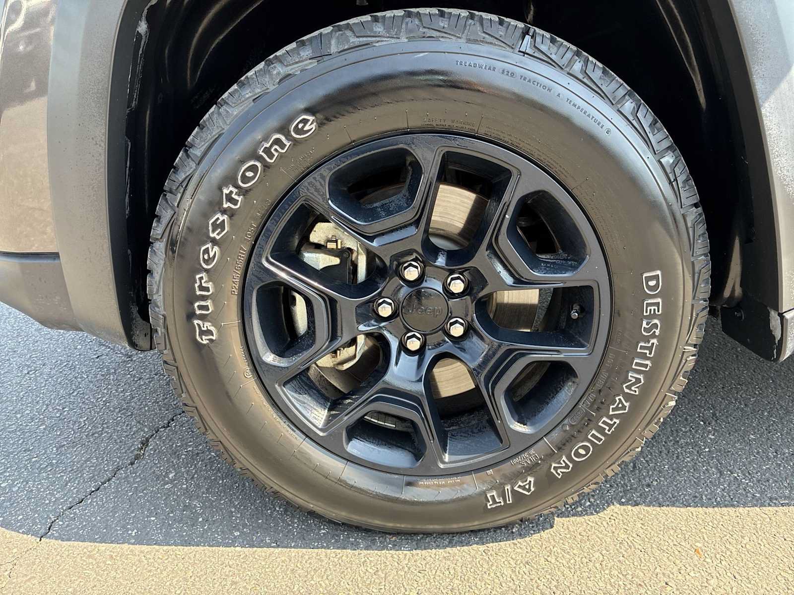 Used 2022 Jeep Cherokee Latitude AWD/4WD image 18