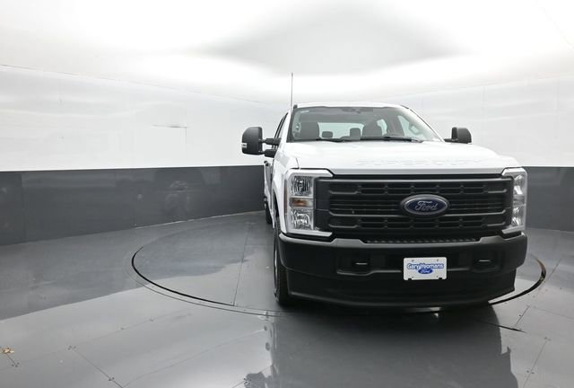 New 2026 Ford F350 XL image 2