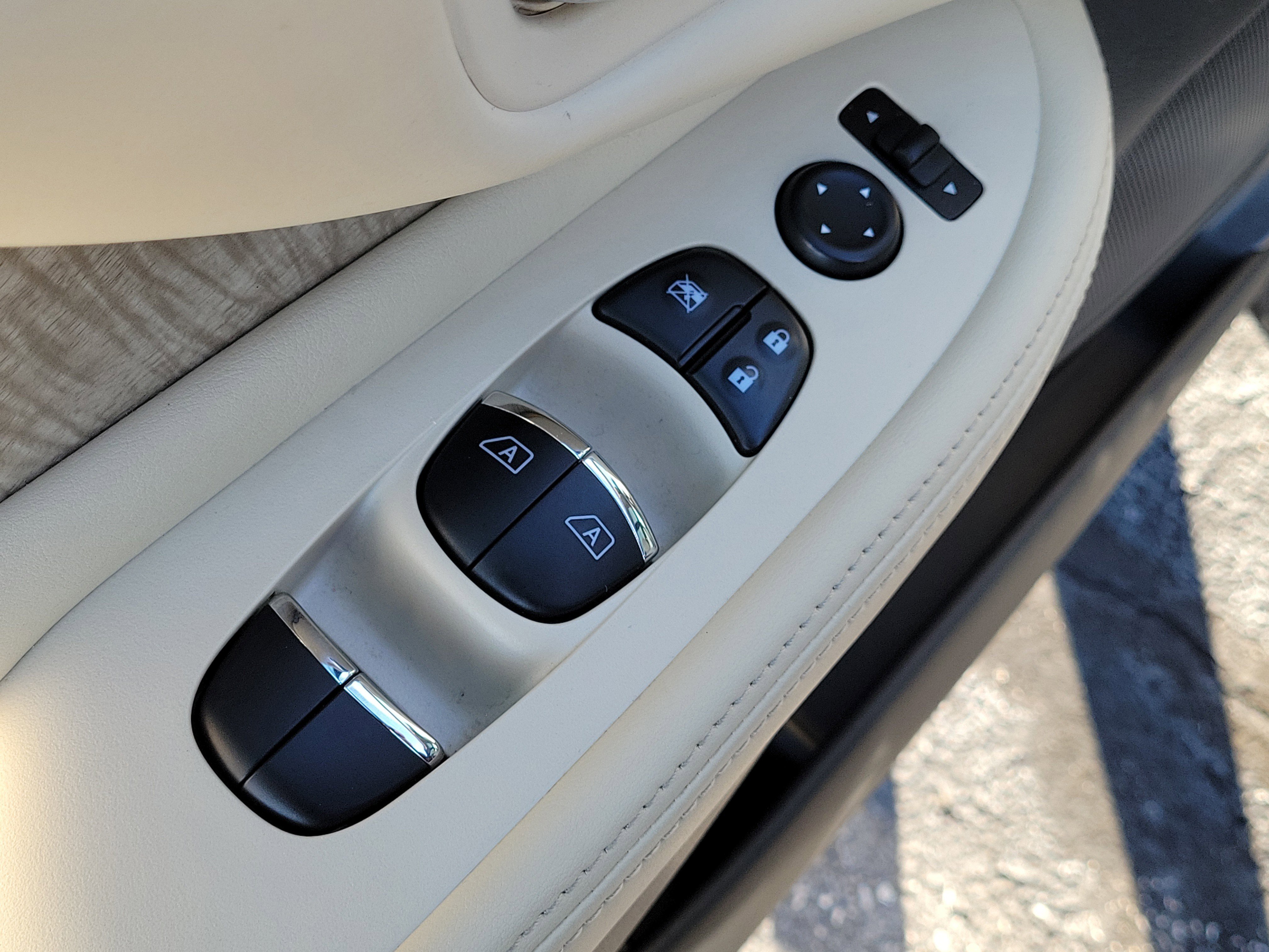 Used 2020 Nissan Murano SL w/ Moonroof Package image 18