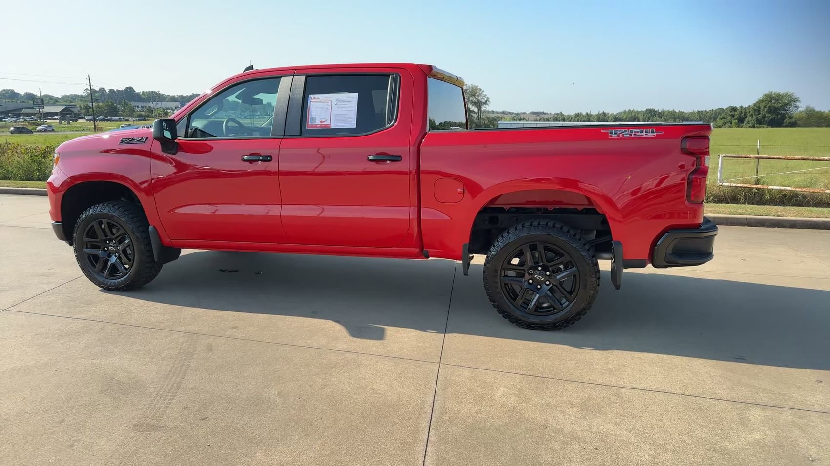 Used 2024 Chevrolet Silverado 1500 LT Trail Boss w/ LPO, Dark Essentials Package AWD/4WD image 5
