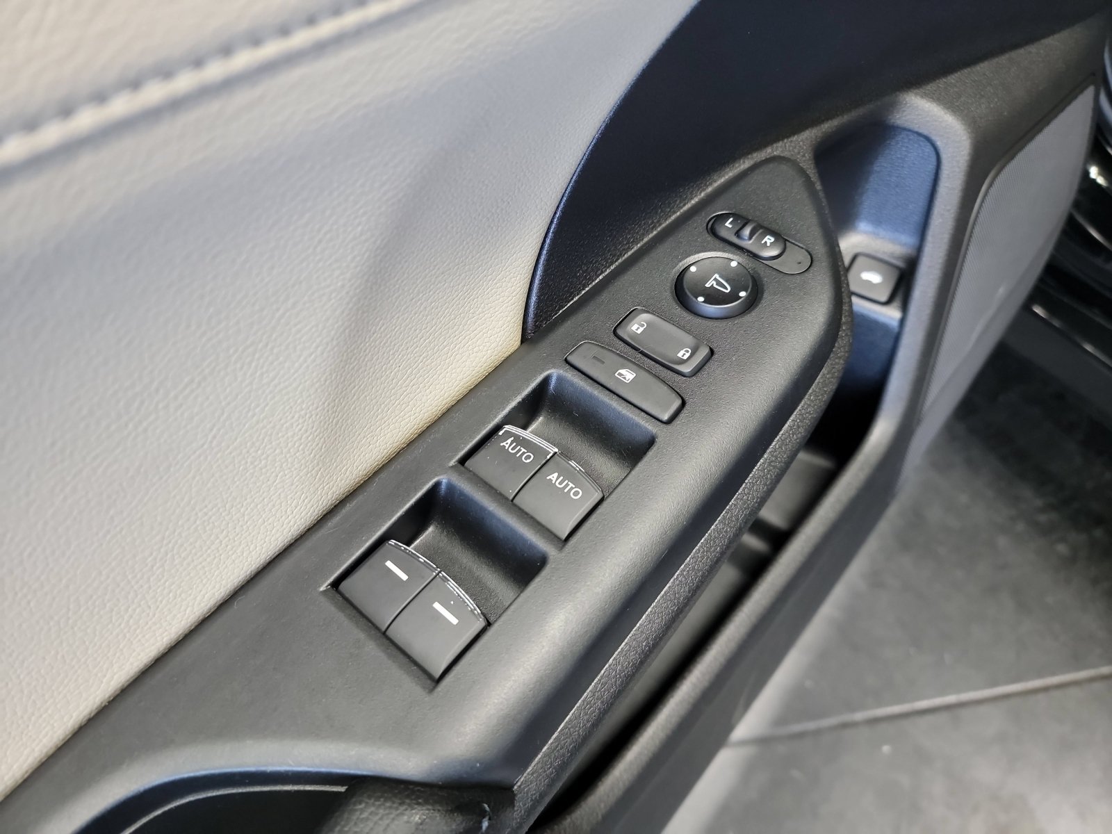 Used 2016 Honda Civic EX-L image 14