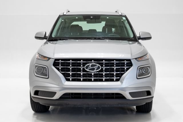 Used 2025 Hyundai Venue SEL FWD image 4