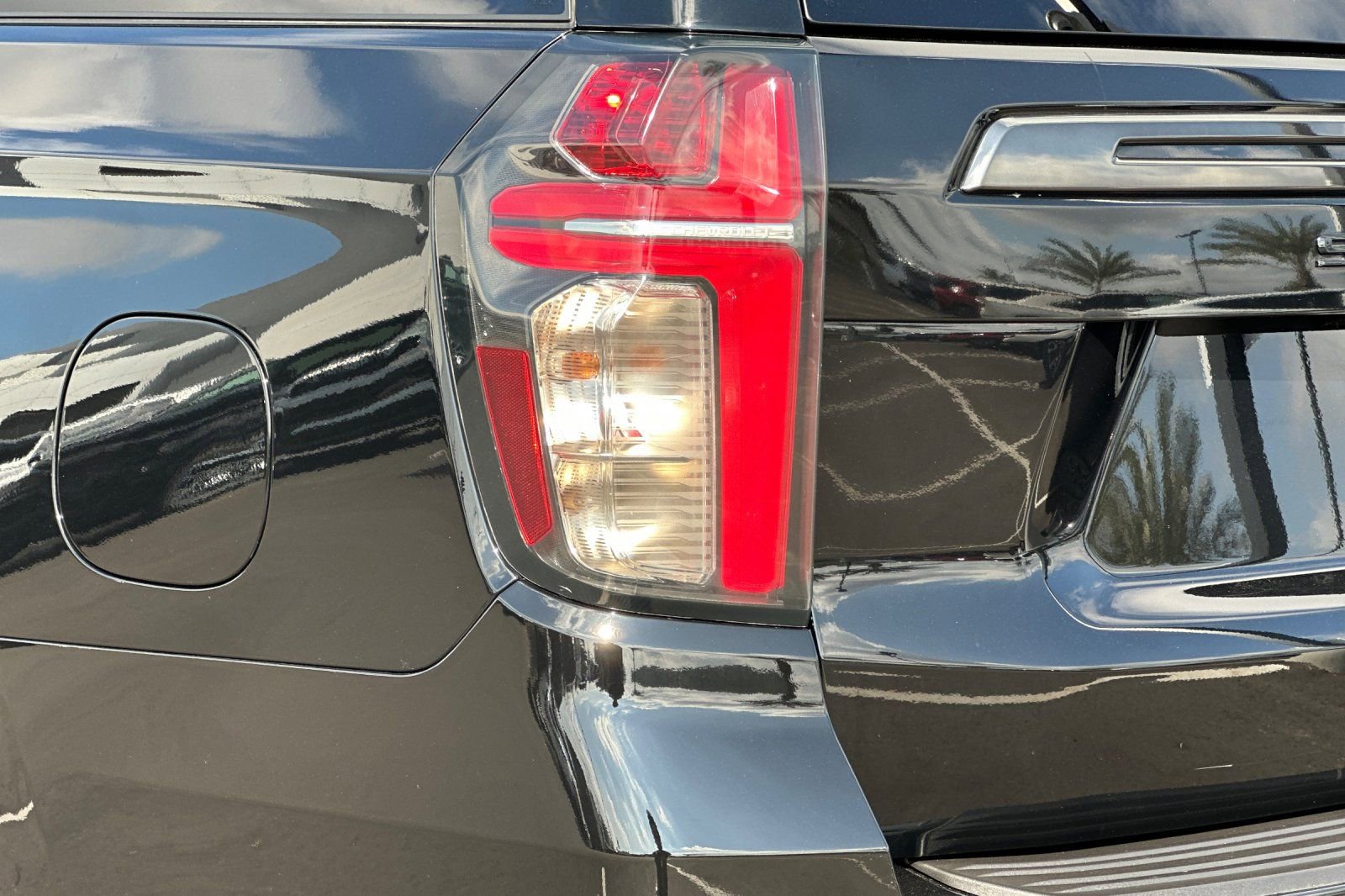 Used 2022 Chevrolet Suburban Z71 image 40