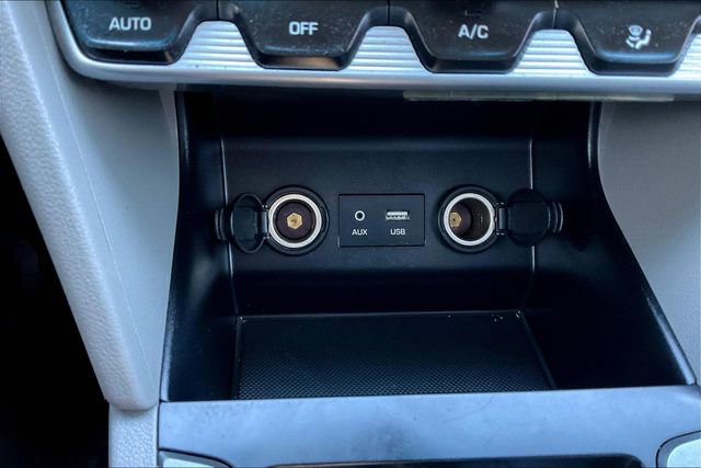 Used 2020 Hyundai Elantra SEL image 33