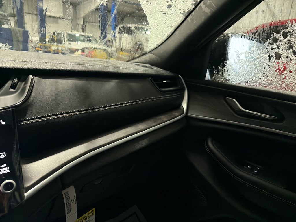 New 2026 Jeep Grand Cherokee Altitude image 24