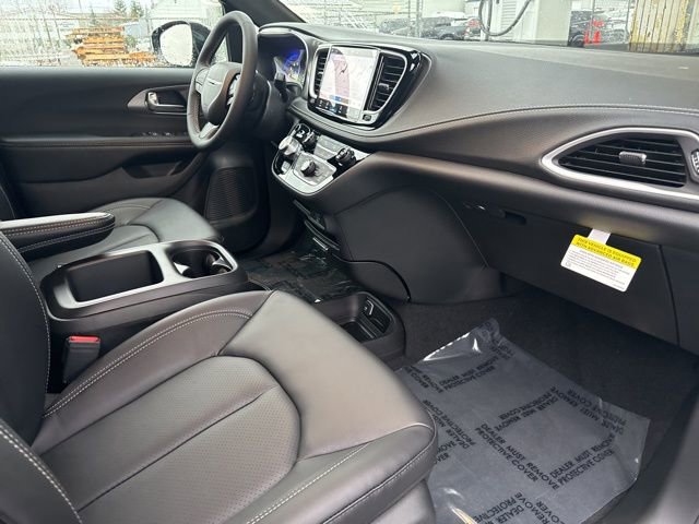 New 2026 Chrysler Pacifica Select w/ S Appearance Package image 8