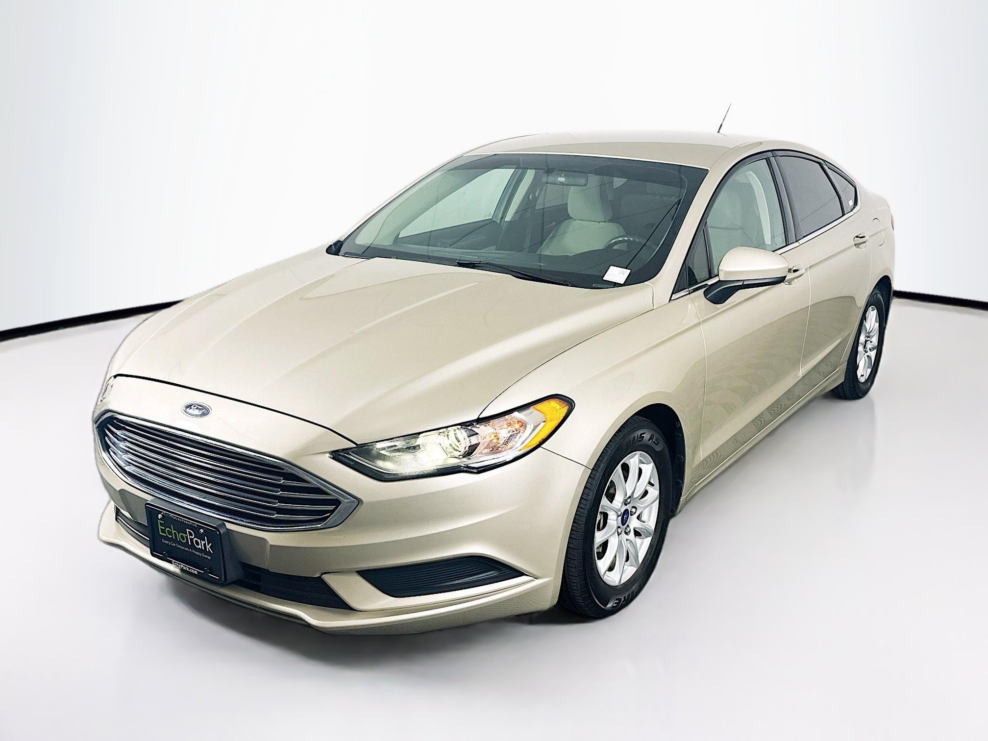 Used 2018 Ford Fusion S FWD image 3