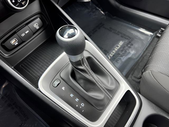 Certified 2025 Hyundai Venue SE image 20