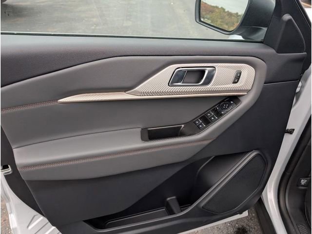 New 2025 Ford Explorer Active w/ Active Comfort Package image 16