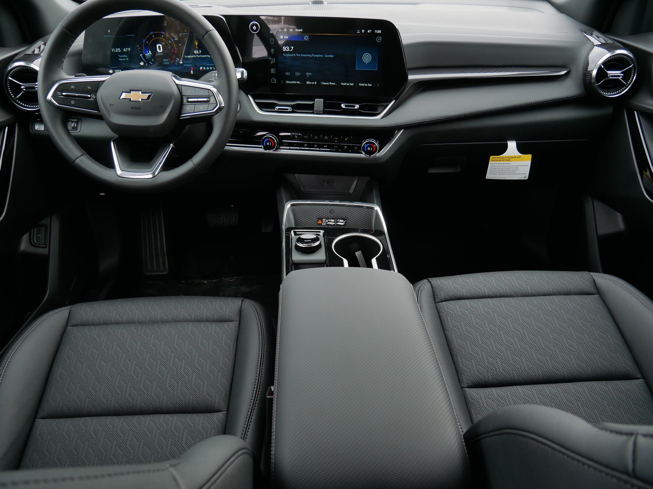 New 2026 Chevrolet Equinox LT w/ Convenience Package II AWD/4WD image 7