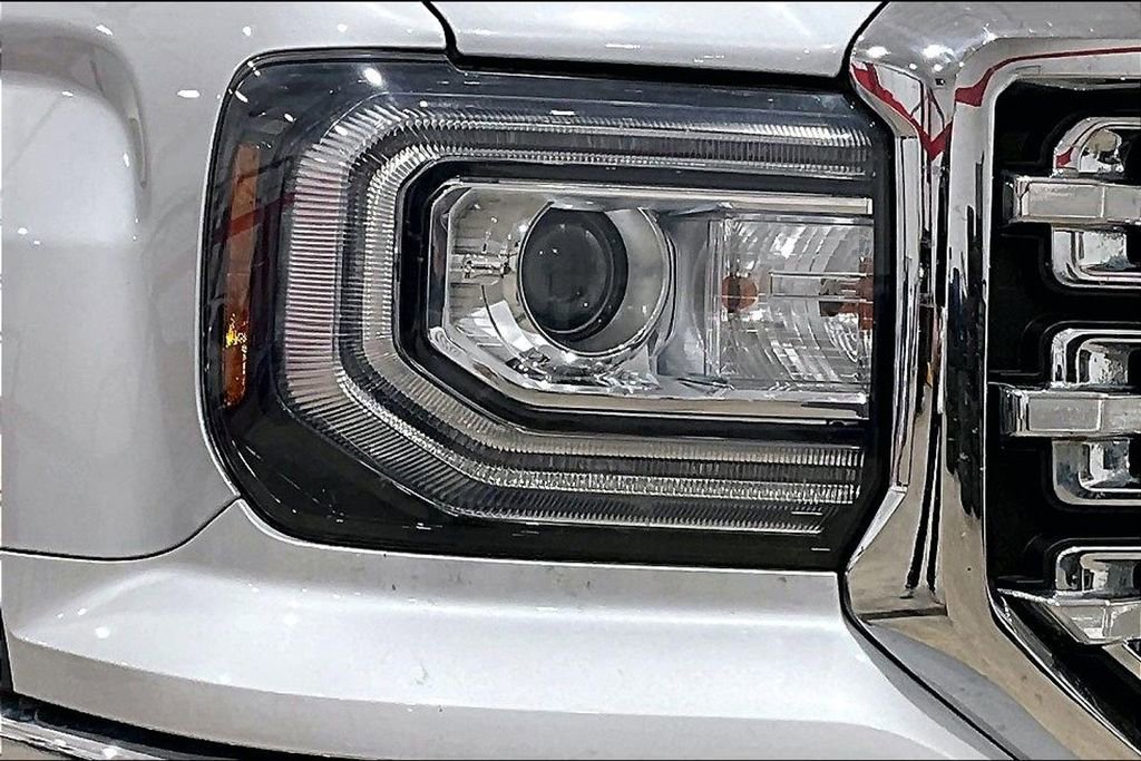Used 2018 GMC Sierra 1500 SLT w/ SLT Premium Package AWD/4WD image 27