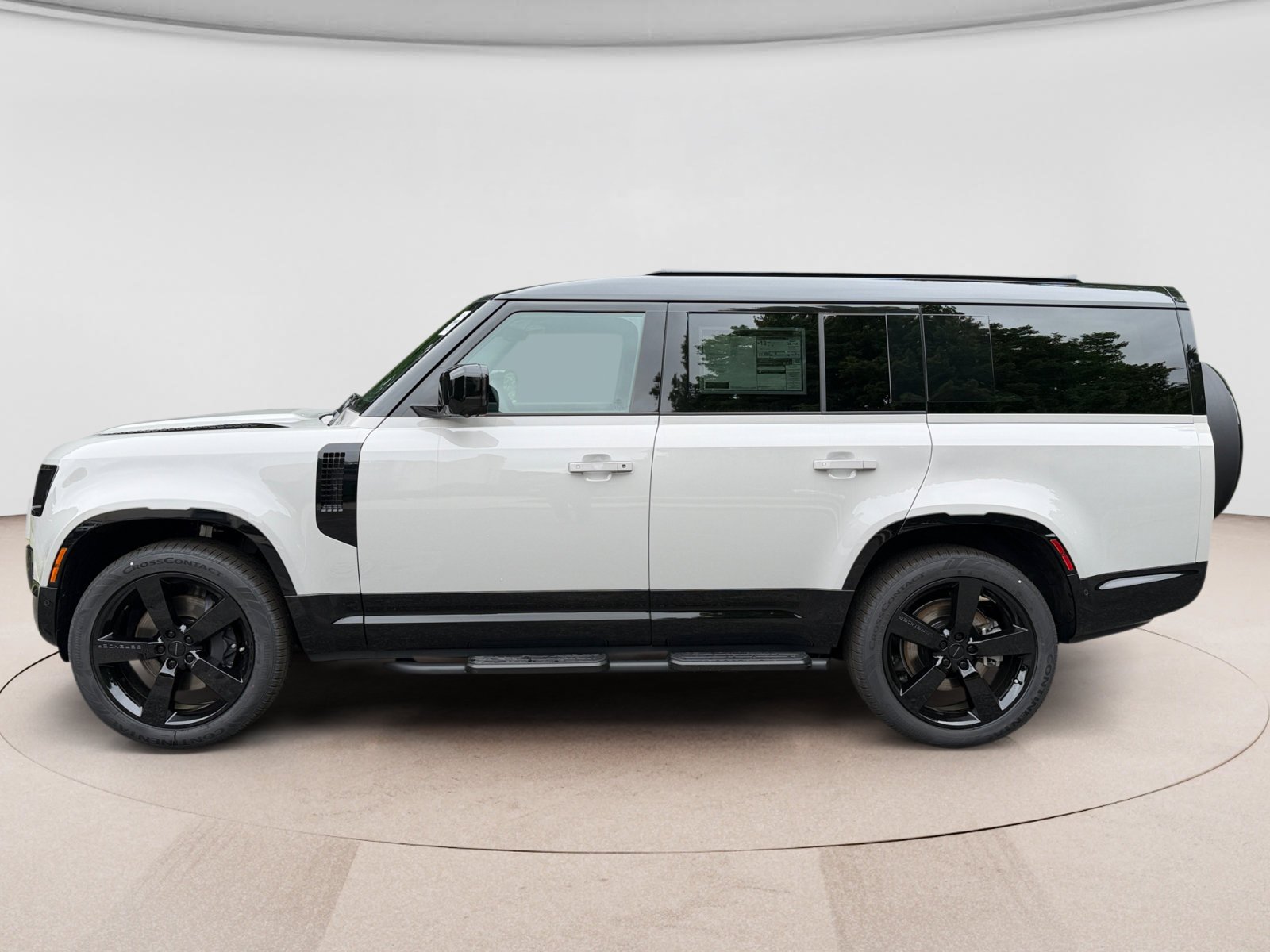 New 2026 Land Rover Defender 130 X-Dynamic SE AWD/4WD image 2