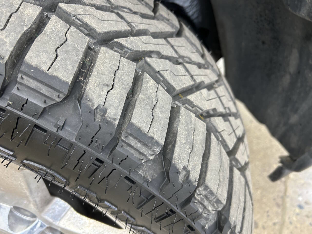 Used 2014 GMC Sierra 2500 Denali w/ Suspension Package, Off-Road image 11