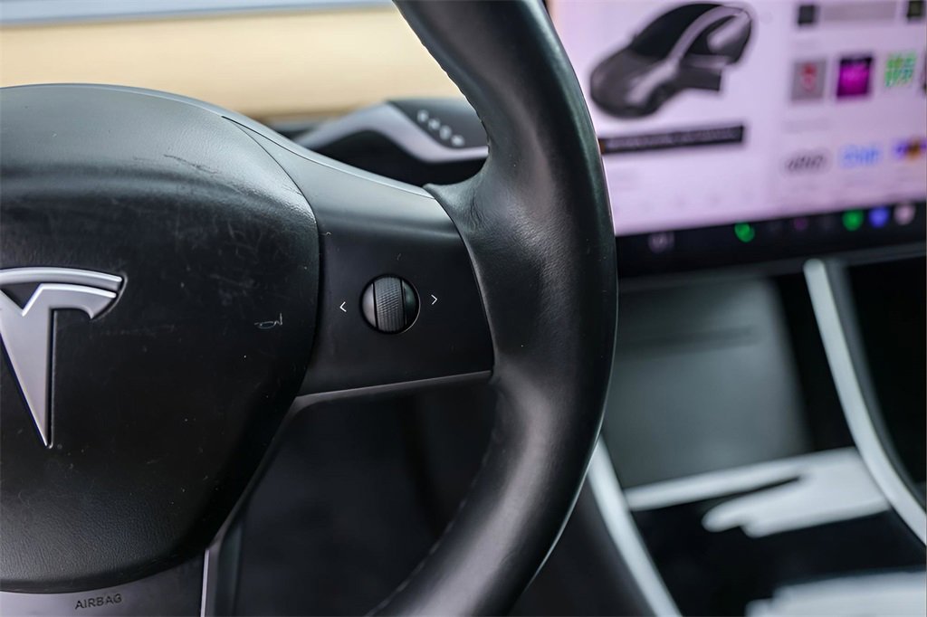 Used 2018 Tesla Model 3 Long Range image 11