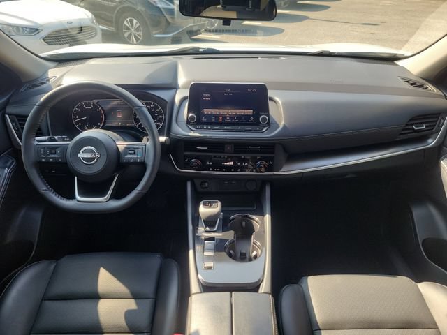 Certified 2024 Nissan Rogue SV w/ SV Premium Package FWD image 15