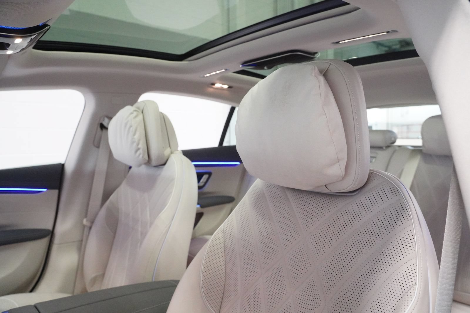 Certified 2023 Mercedes-Benz EQS 580 4MATIC Sedan image 12