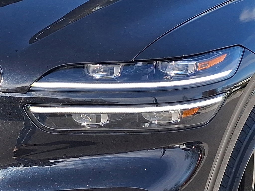 Used 2023 Genesis GV70 2.5T w/ Sport Prestige Package image 9