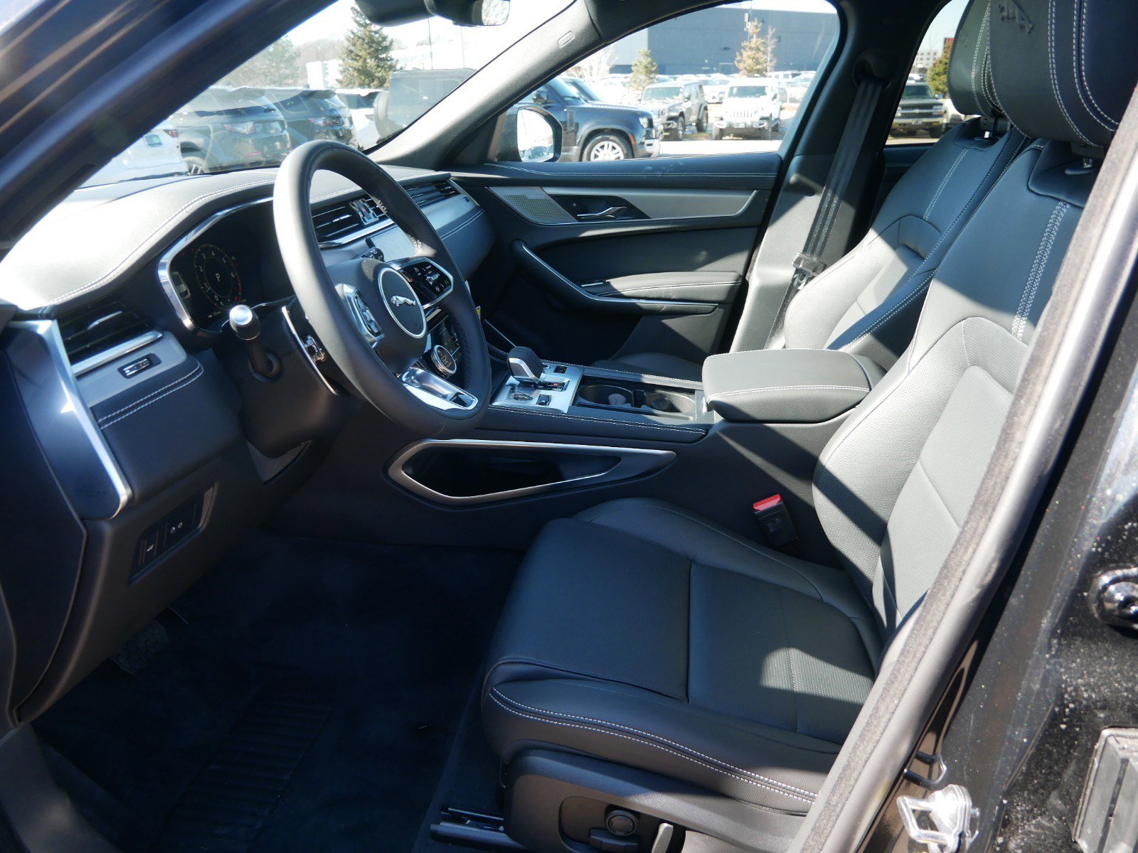 New 2026 Jaguar F-PACE R-Dynamic S image 2