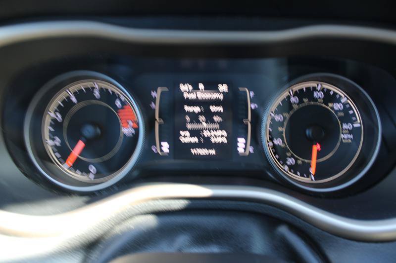 Used 2017 Jeep Cherokee Sport FWD image 14