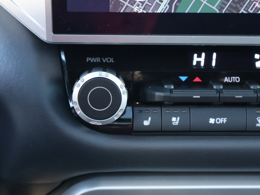 Used 2025 Toyota Tundra Platinum image 22