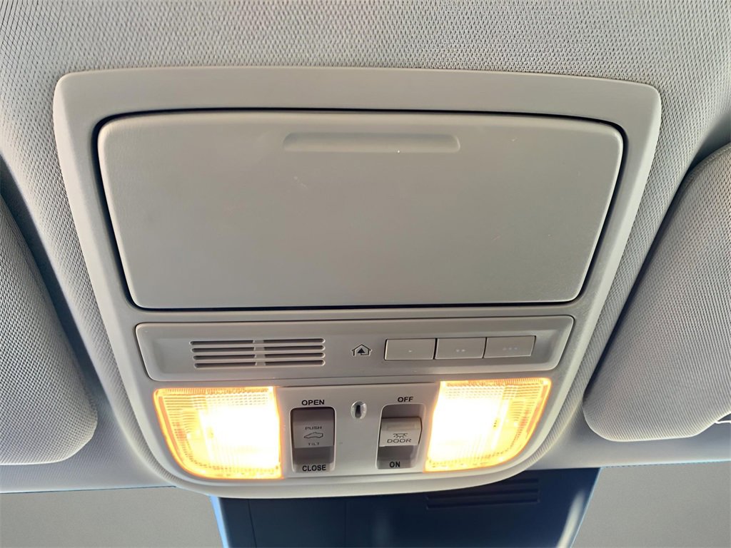 Used 2022 Honda CR-V Touring image 39