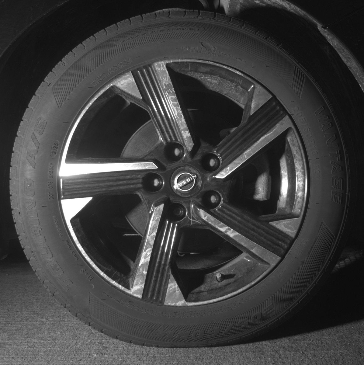 Used 2024 Nissan Sentra SV FWD image 13