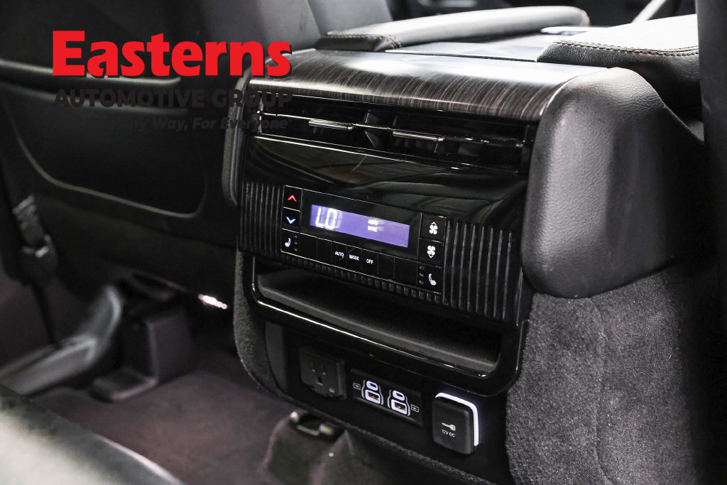 Used 2024 Jeep Wagoneer L Series II w/ Flexible Seating Group RWD image 28