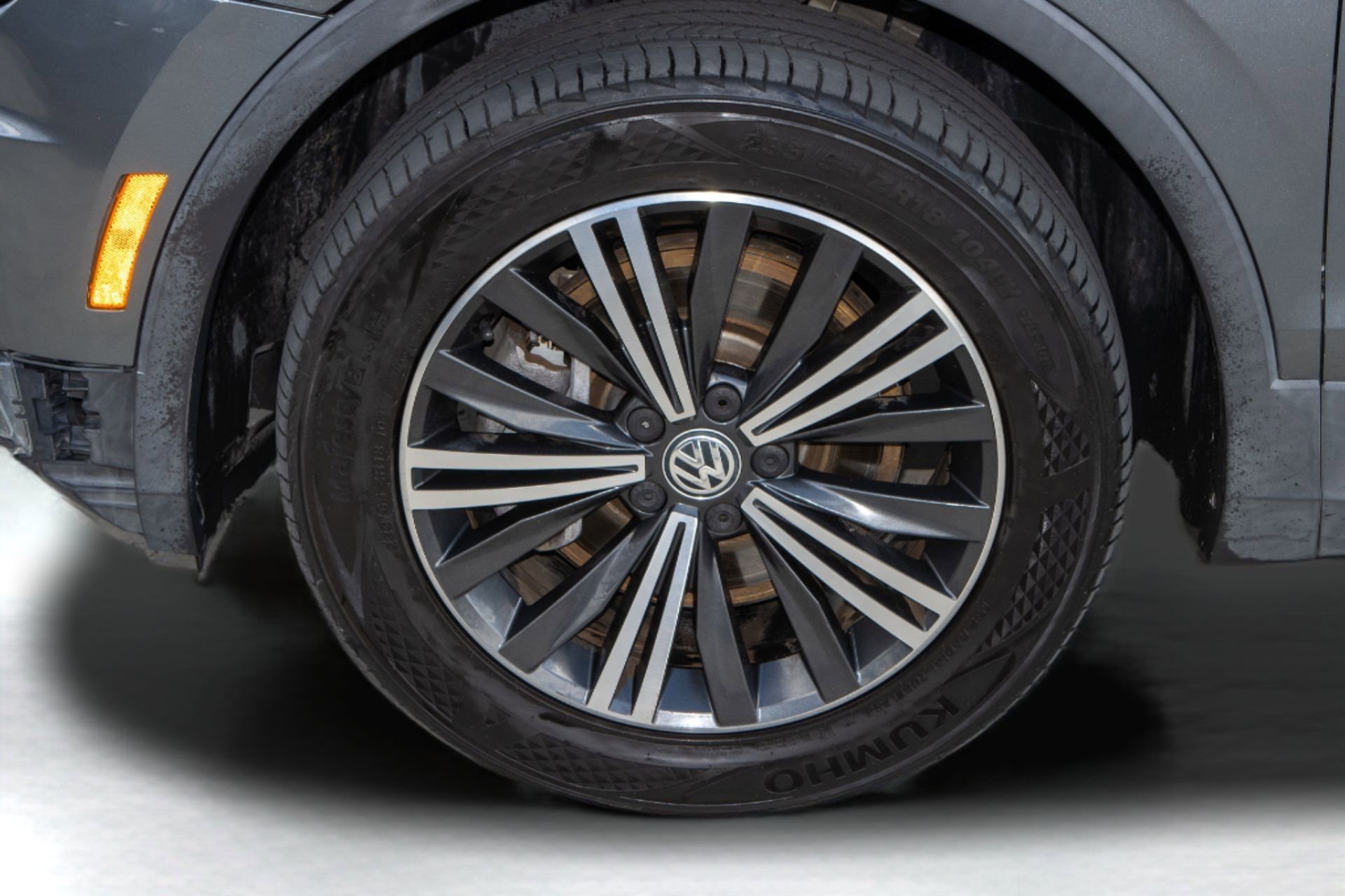 Used 2019 Volkswagen Tiguan SEL image 37