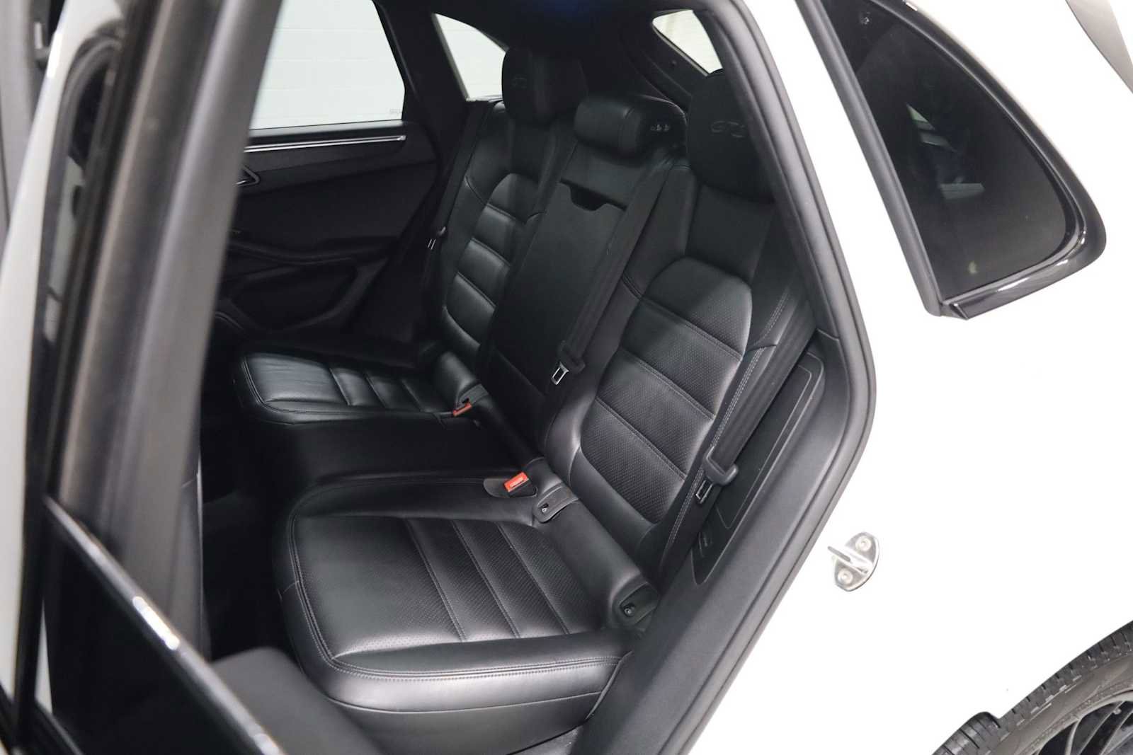 Used 2018 Porsche Macan GTS image 36