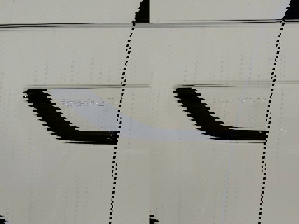 Certified 2025 Land Rover Discovery Dynamic SE image 41