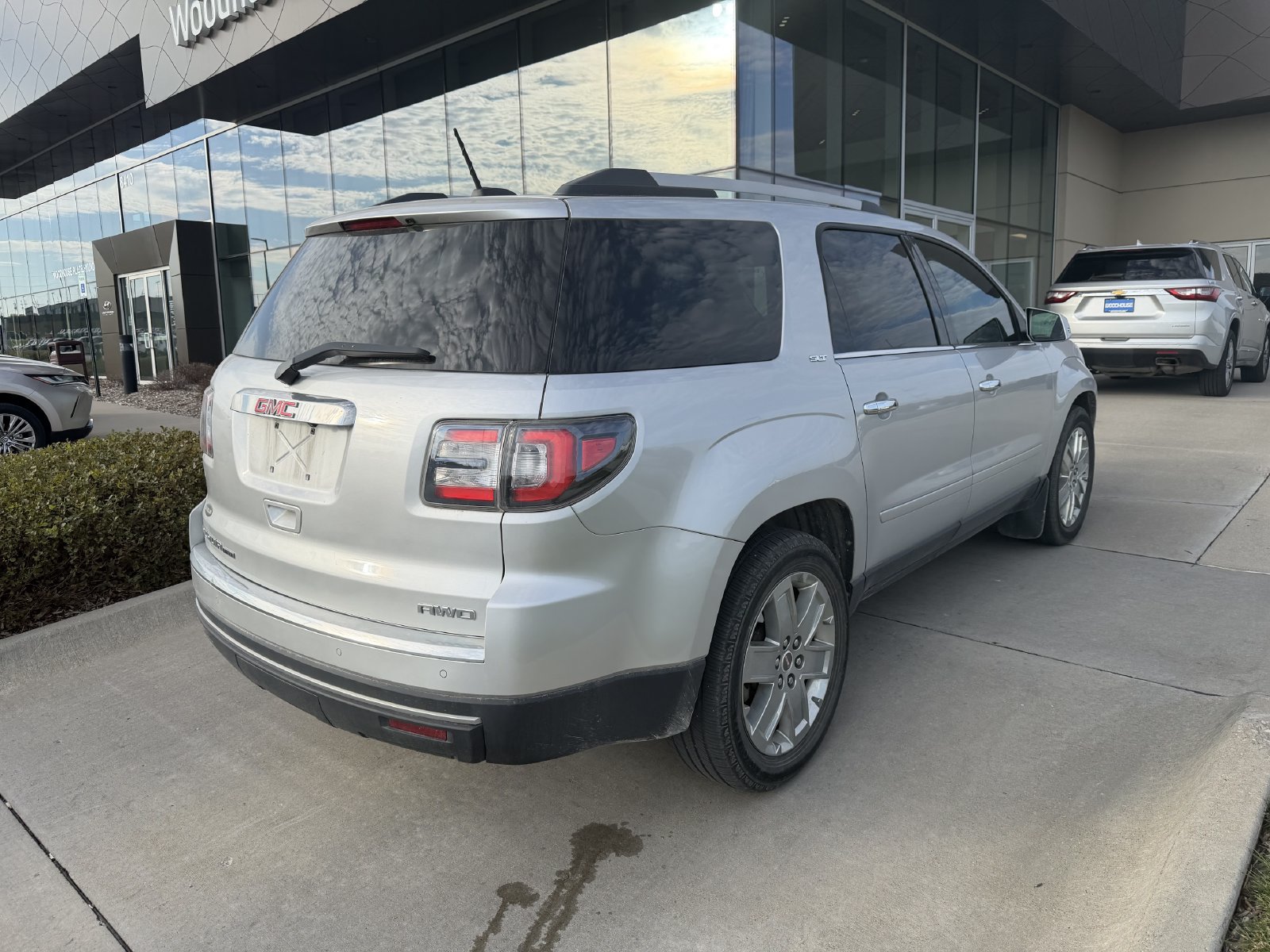 Used 2017 GMC Acadia Limited SLT AWD/4WD image 7