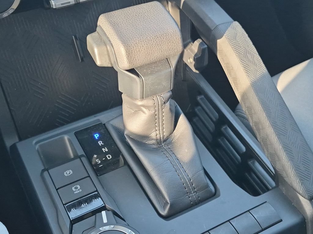 Certified 2025 Toyota Tacoma SR5 AWD/4WD image 21