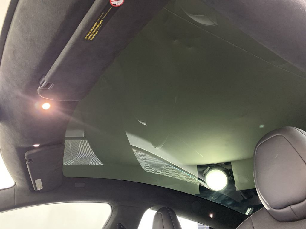 Used 2022 Tesla Model S image 17