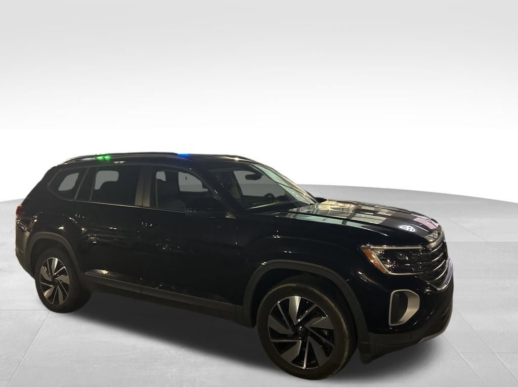 Used 2025 Volkswagen Atlas SE image 7