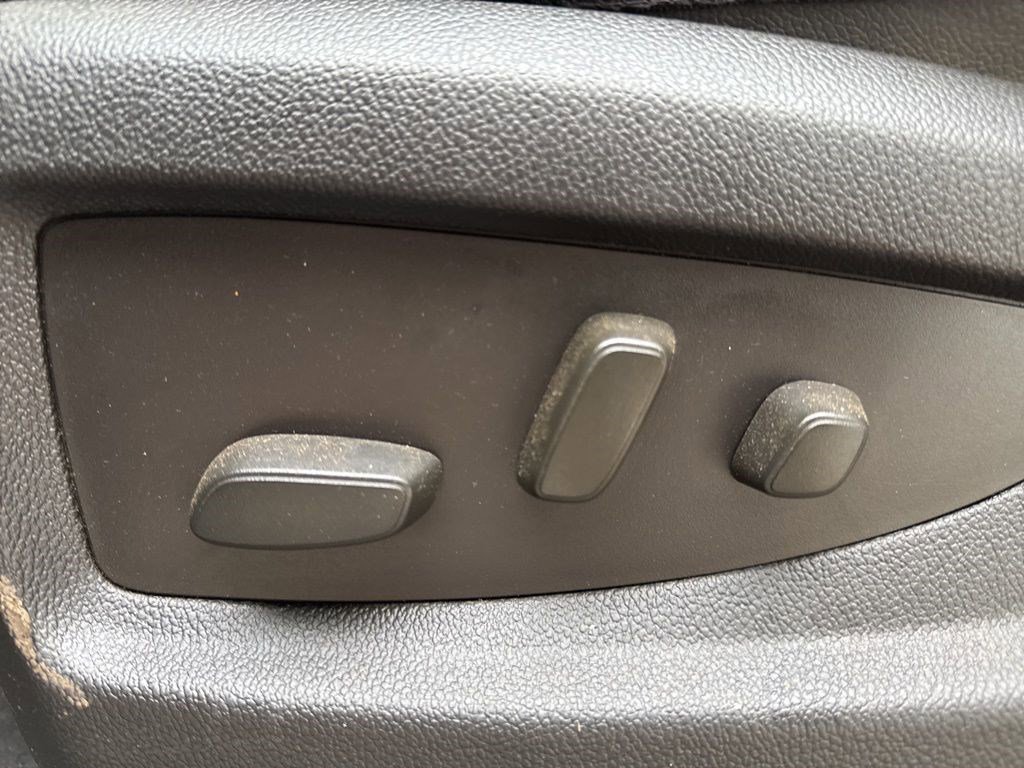 Used 2015 GMC Sierra 1500 SLE image 13