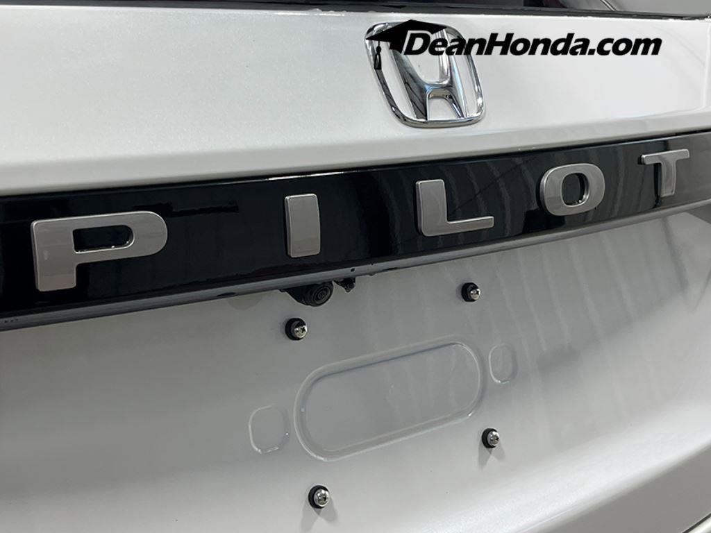 New 2026 Honda Pilot Touring image 7