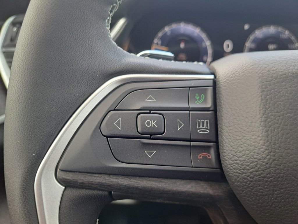 New 2025 Jeep Grand Cherokee L Limited w/ Black Appearance Package image 15