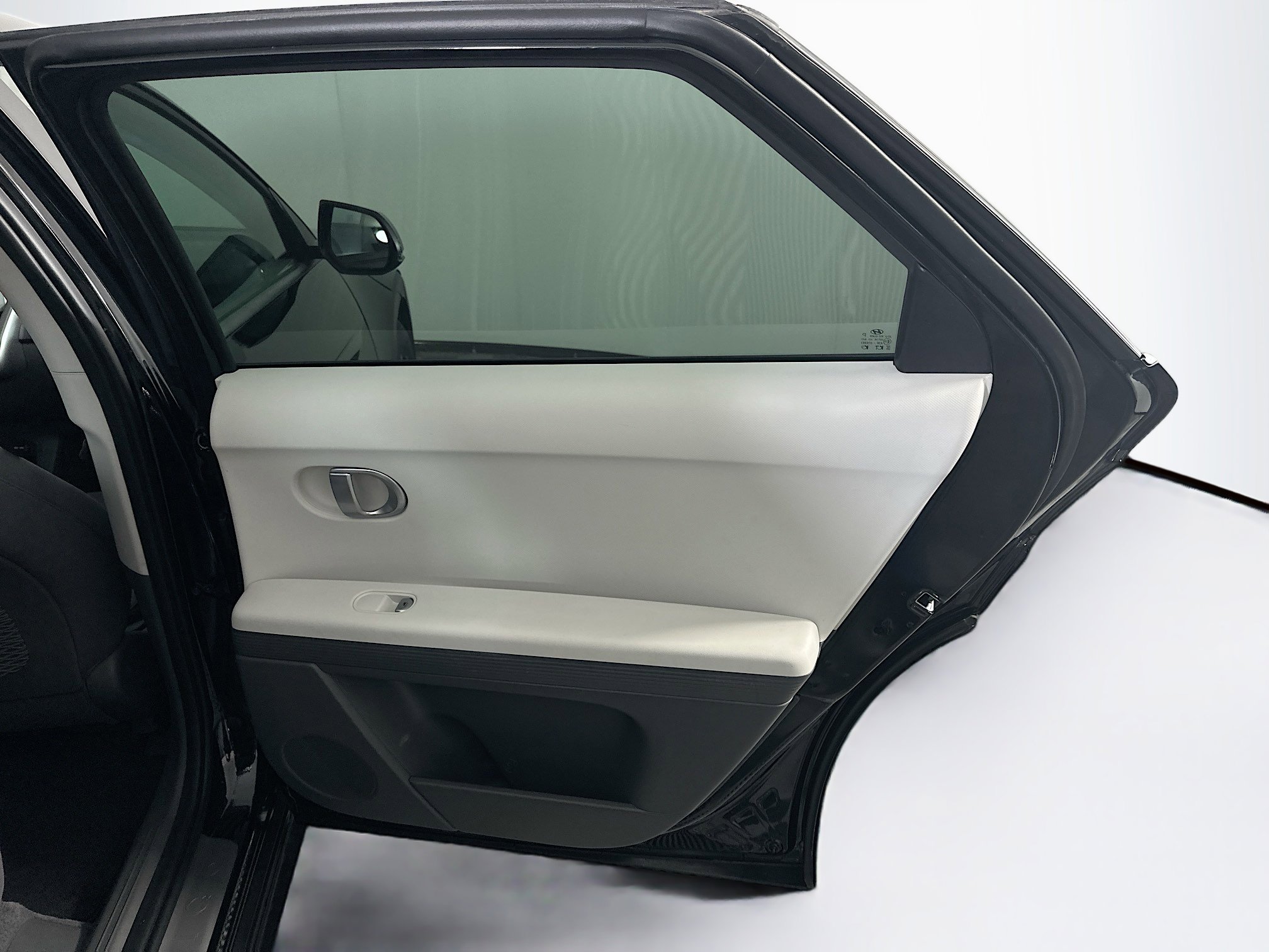 Used 2024 Hyundai Ioniq 5 SE image 30