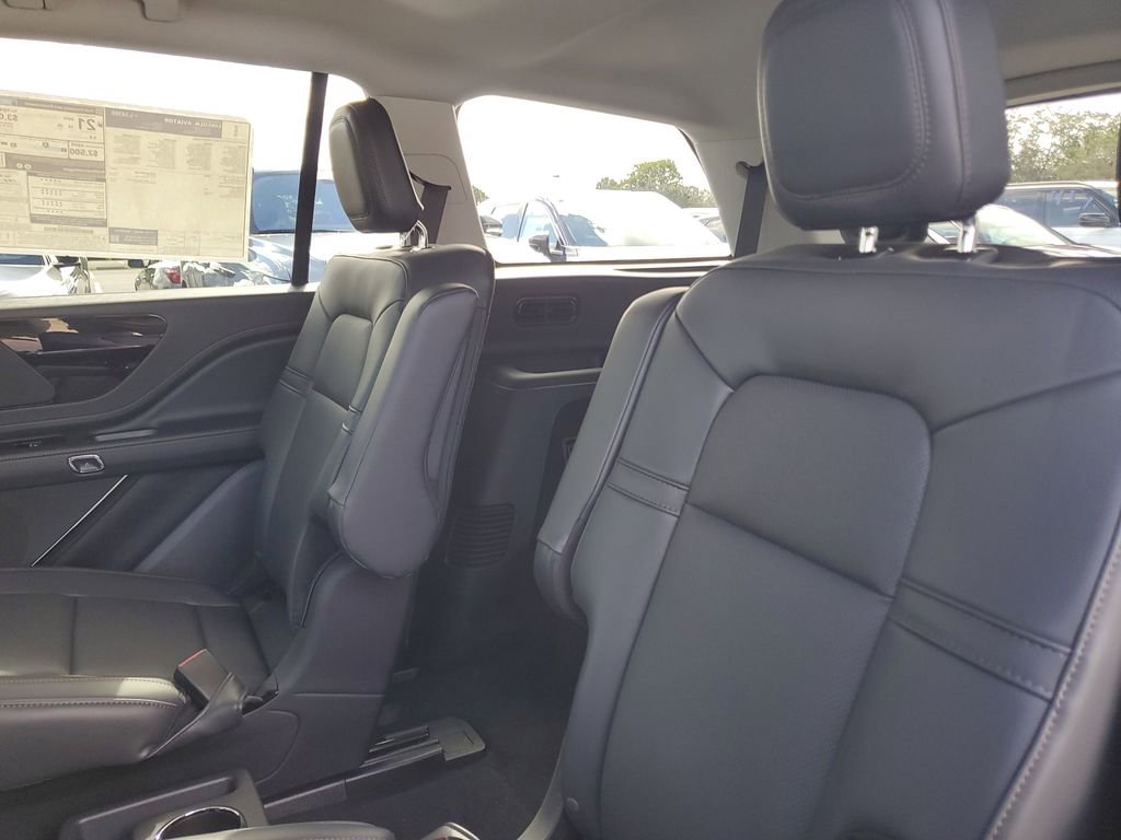 New 2025 Lincoln Aviator 2WD w/ Jet Appearance Package image 12