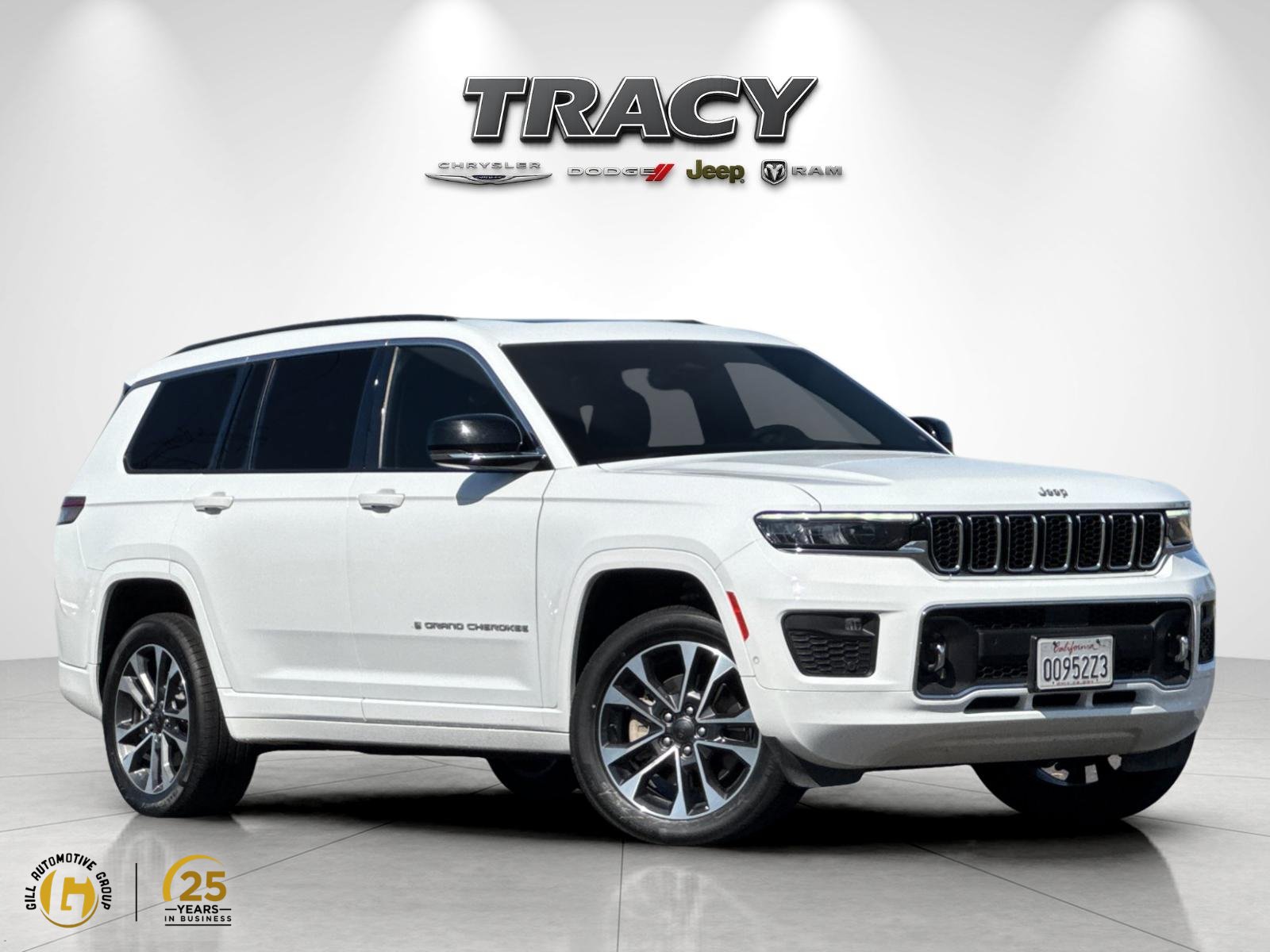 Used 2024 Jeep Grand Cherokee L Overland w/ Trailer Tow Package AWD/4WD image 1