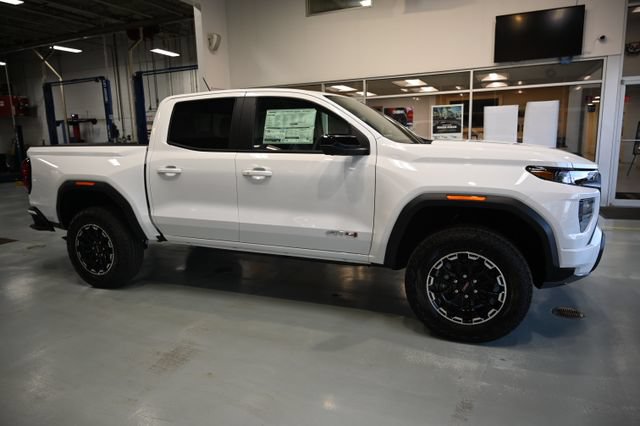 New 2026 GMC Canyon AT4 w/ Technology Plus Package AWD/4WD image 4