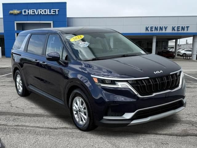 Used 2023 Kia Carnival LX FWD video 1